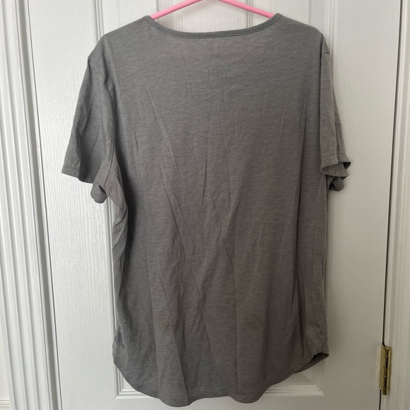 Women’s light gray adidas running shirt sz large - Picture 3 of 3
